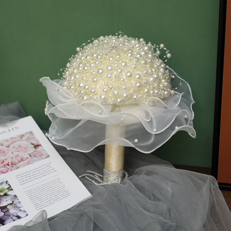Bridal wedding bouquet pearl c - đánh giá và giá Baby Products Photoshoot